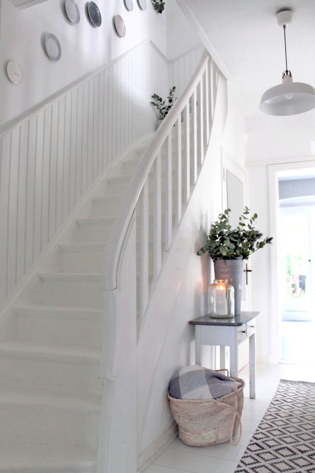 Wandvertäfelung Treppenaufgang - Beadboard Montage - Adam And Wood